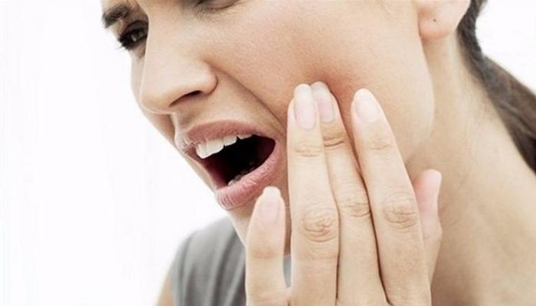 التهابات الفم والأسنان تحتاج إلى علاج سريع