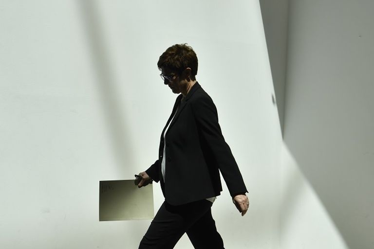 أنجريت كرامب-كارينباور، رئيسة حزب الاتحاد الديمقراطي المسيحي الألماني أنجريت كرامب-كارينباور