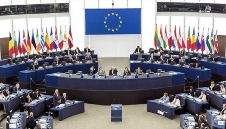 المفوضية الأوروبية تعتزم مواصلة إجراءاتها العقابية ضد بولندا