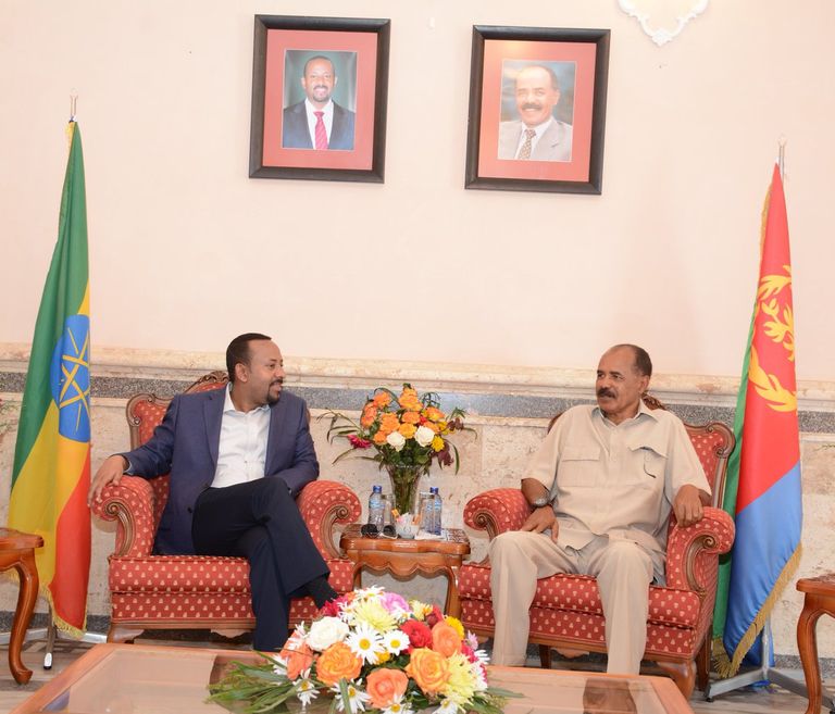 صورة لرئيس الوزراء الإثيوبي آبي أحمد والرئيس الإريتري أسياس أفورقي