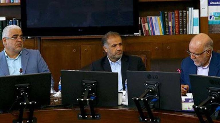 وزير النفط الإيراني خلال جلسة مع نواب برلمانيين فساد مؤسسي ضخم داخل إيران