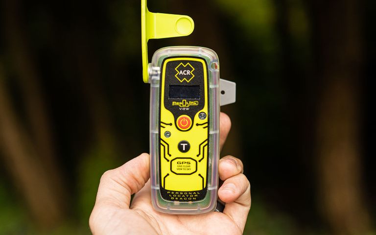 الخريطة والبوصلة من أساسيات السفر في الطبيعة