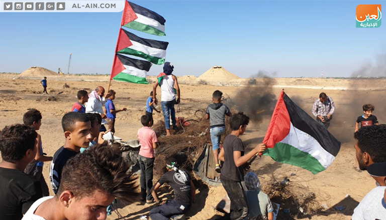 الاحتلال يهاجم مسيرة العودة بالرصاص الحي