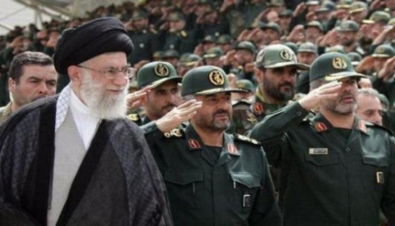 مرشد إيران علي خامنئي ومليشيا الحرس الثوري- أرشيفية