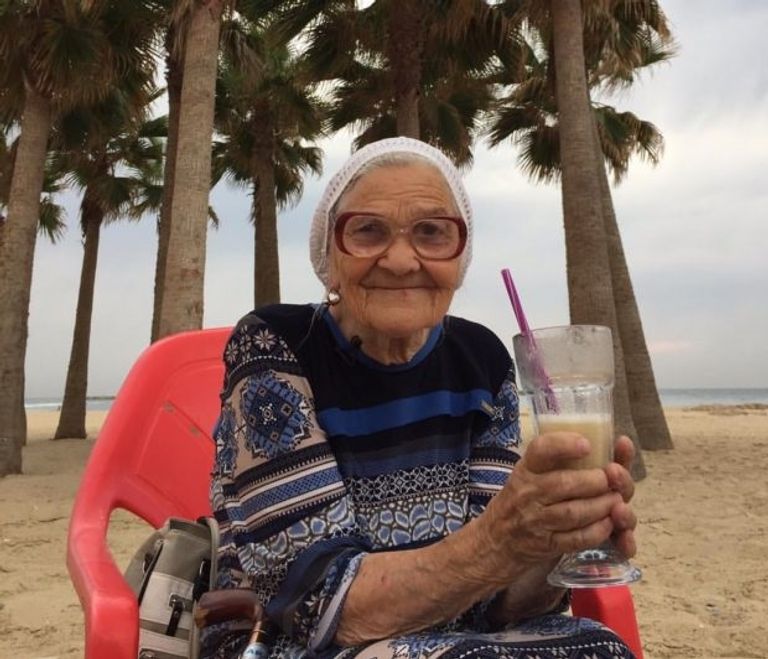 الجدة الروسية يلينا