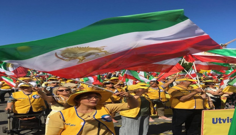 المعارضة الإيرانية تواصل سلسلة مظاهراتها ضد خامنئي 