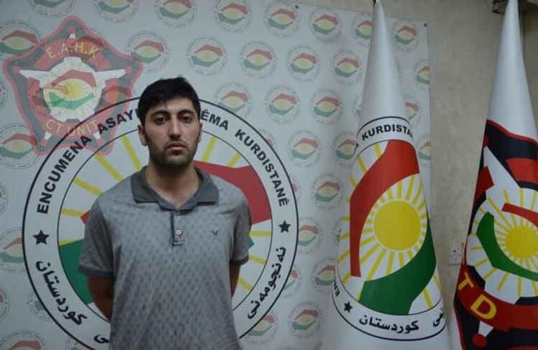 المنفذ الرئيسي مظلوم داغ عناصر من الشرطة في محيط الحادث
