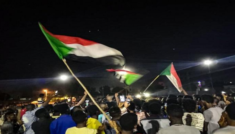 السودانيون يحتفلون بتوقيع الاتفاق السياسي
