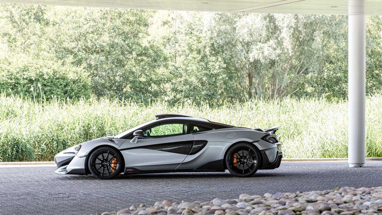  سجل حضورك بصورة سيارة على ذوقك - صفحة 21 141-004358-mclaren-600lt-coupe-production-ending-3