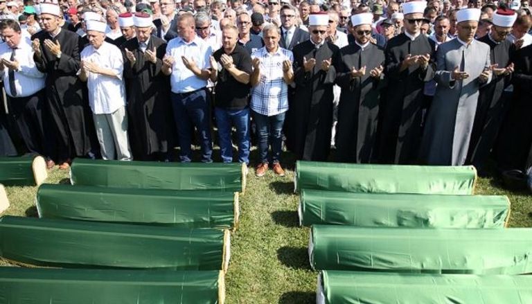 البوسنة تدفن رفات 86 مسلما من ضحايا الحرب