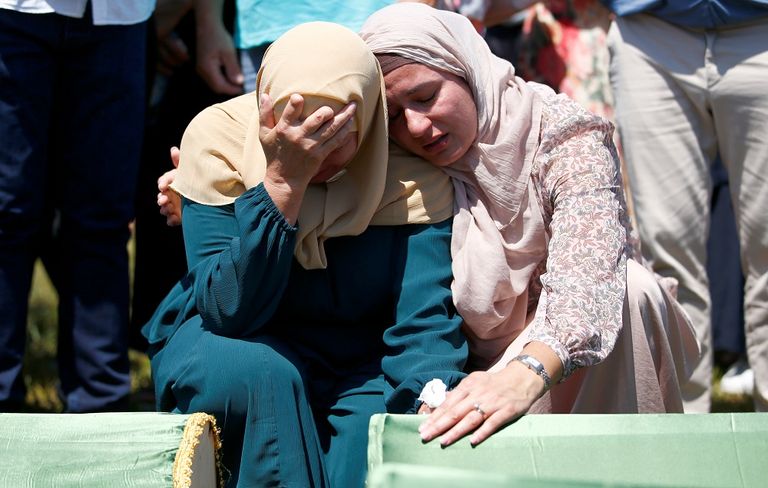 البوسنة تدفن رفات 86 مسلما من ضحايا الحرب