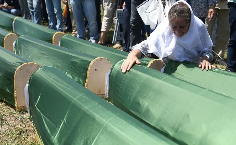 البوسنة تدفن رفات 86 مسلما من ضحايا الحرب