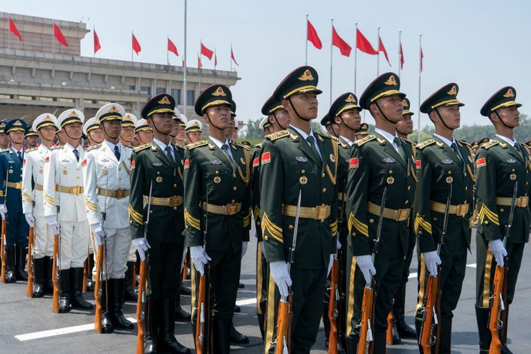 الشيخ محمد بن زايد آل نهيان لدى وصوله الصين