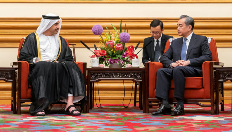 لقاء الشيخ عبدالله بن زايد آل نهيان ووزير الخارجية الصيني