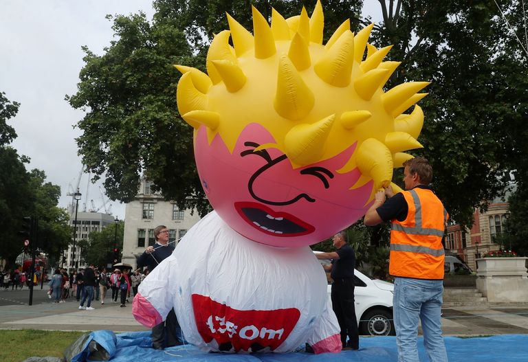 بالون يسخر من رئيس وزراء بريطانيا المحتمل