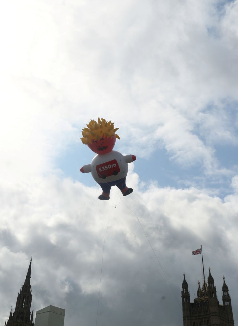 بالون يسخر من رئيس وزراء بريطانيا المحتمل
