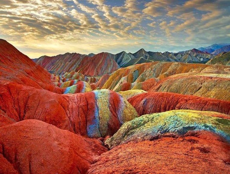 جبال قوس قزح في الصين