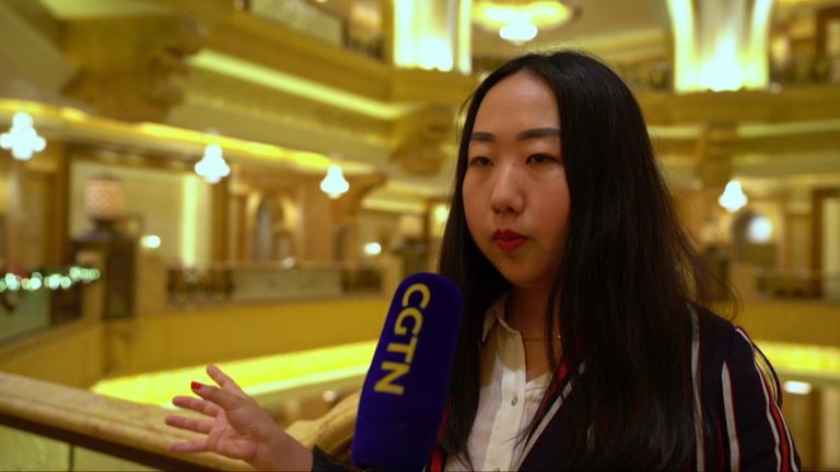 لي شين يانغ، موظفة بفندق قصر الإمارات السياحة الصينية في الإمارات