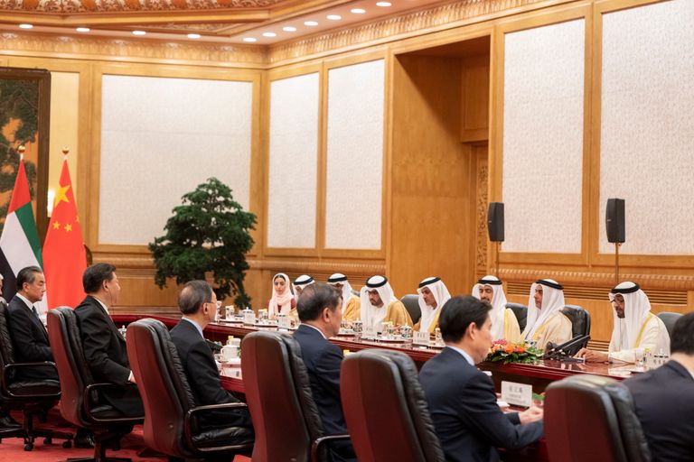 الشيخ محمد بن زايد آل نهيان خلال جلسة المباحثات الرسمية بين البلدين