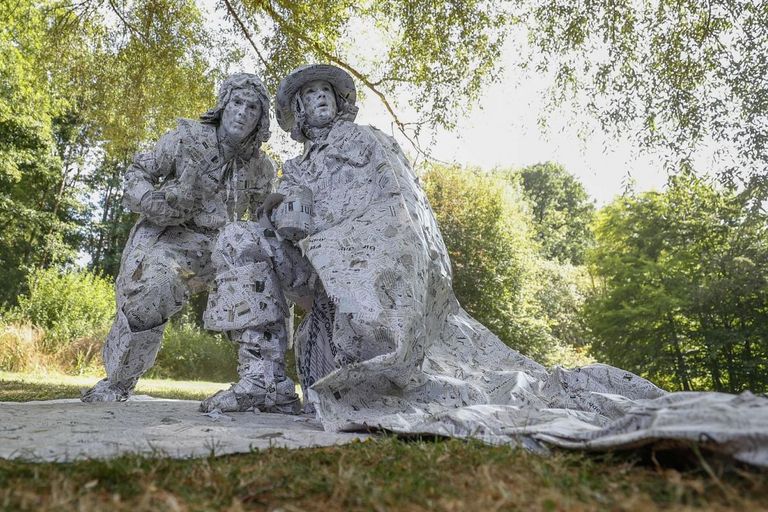 التماثيل الحية ملأت الشوارع في بلجيكا