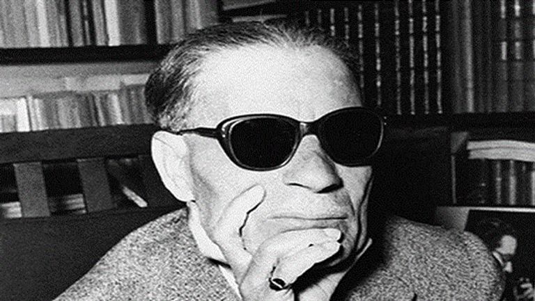 الروائي المصري حمدي أبوجليل مؤسس فكرة الصالون