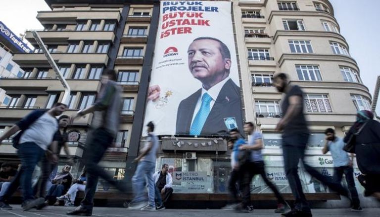 ضعف بيئة الاقتصاد تهوي بمؤشر ثقة المستهلك في تركيا