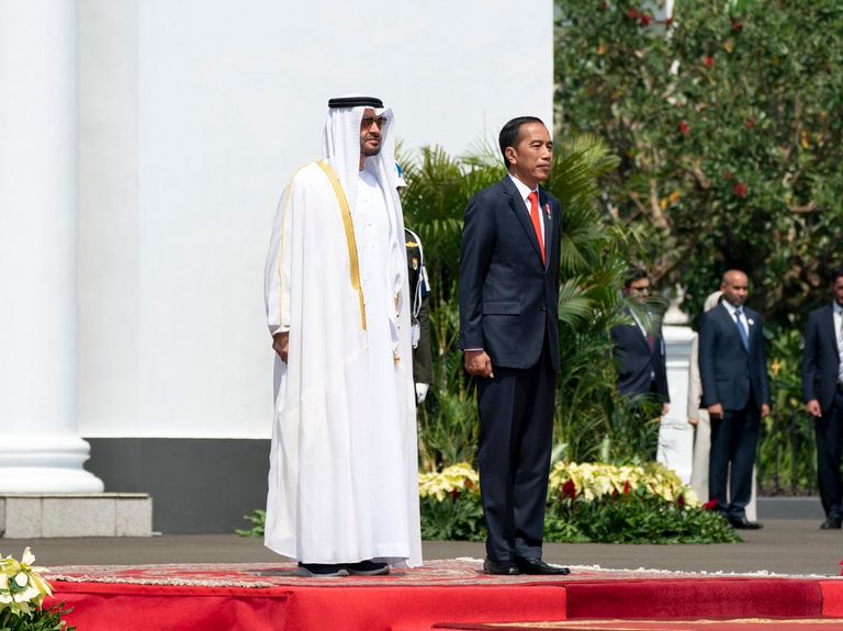 الشيخ محمد بن زايد آل نهيان يصل إلى إندونيسيا