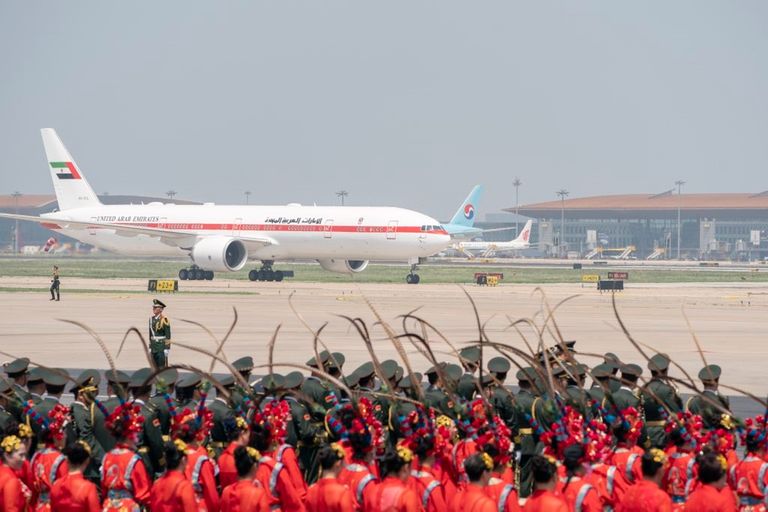 استقبال الشيخ محمد بن زايد لدى وصوله الصين