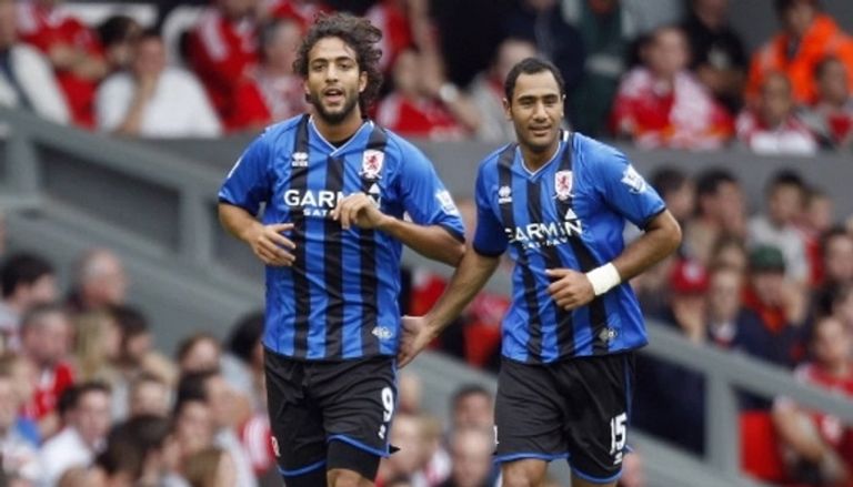 تريزيجيه والمحمدي بقميص أستون فيلا الإنجليزي