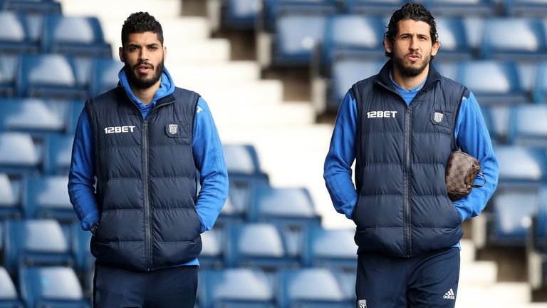 تريزيجيه والمحمدي بقميص أستون فيلا الإنجليزي