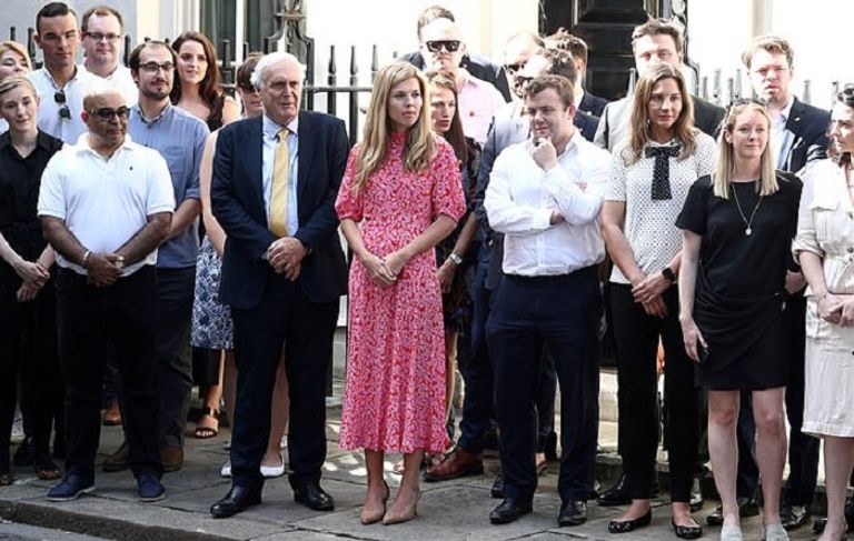 كاري سيموندس صديقة رئيس الوزراء البريطاني