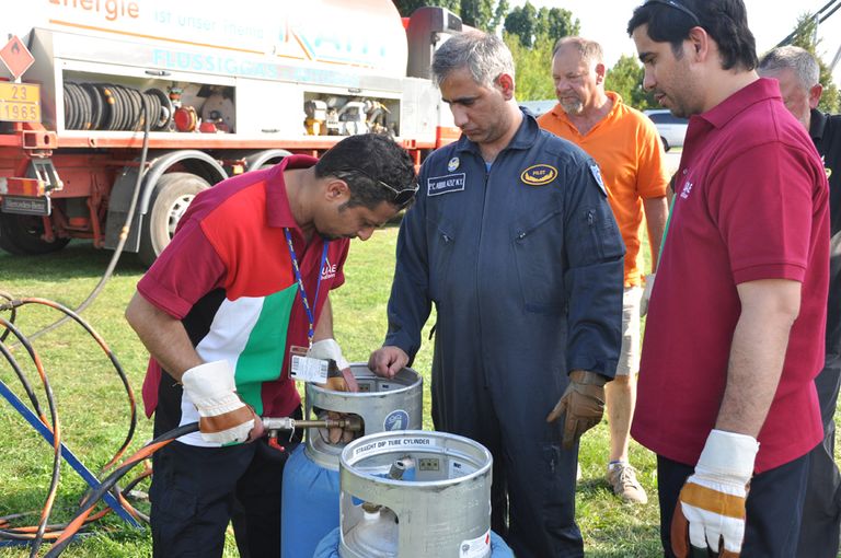 منطاد حاكم الشارقة ضيف شرف مهرجان بولندا للمناطيد