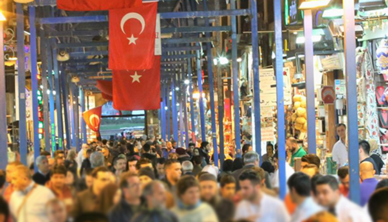 أزمات تركيا الاقتصادية والنقدية تهوي بمؤشر ثقة المستهلك