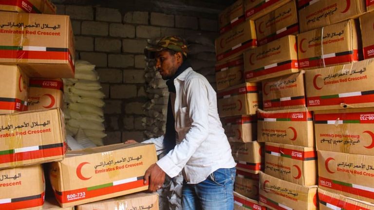 مساعدات إماراتية لأهالي الضالع اليمنية