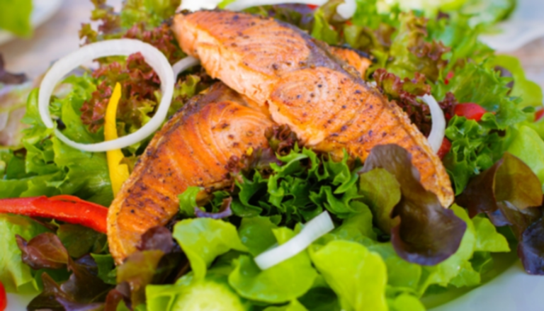 الخضراوات الورقية والأسماك تساهم في تخفيض ضغط الدم المرتفع