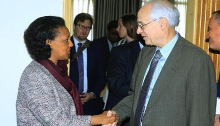 دونالد بوث مع وزيرة الدولة بالخارجية الإثيوبية هيروت زمني
