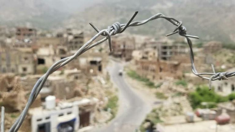 أحد المعتقلين يروي تفاصيل سجون الإخوان السرية