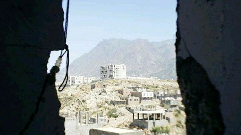 المجمع القضائي في جبل "جرة" بتعز اليمنية أحد المعتقلين يروي تفاصيل سجون الإخوان السرية