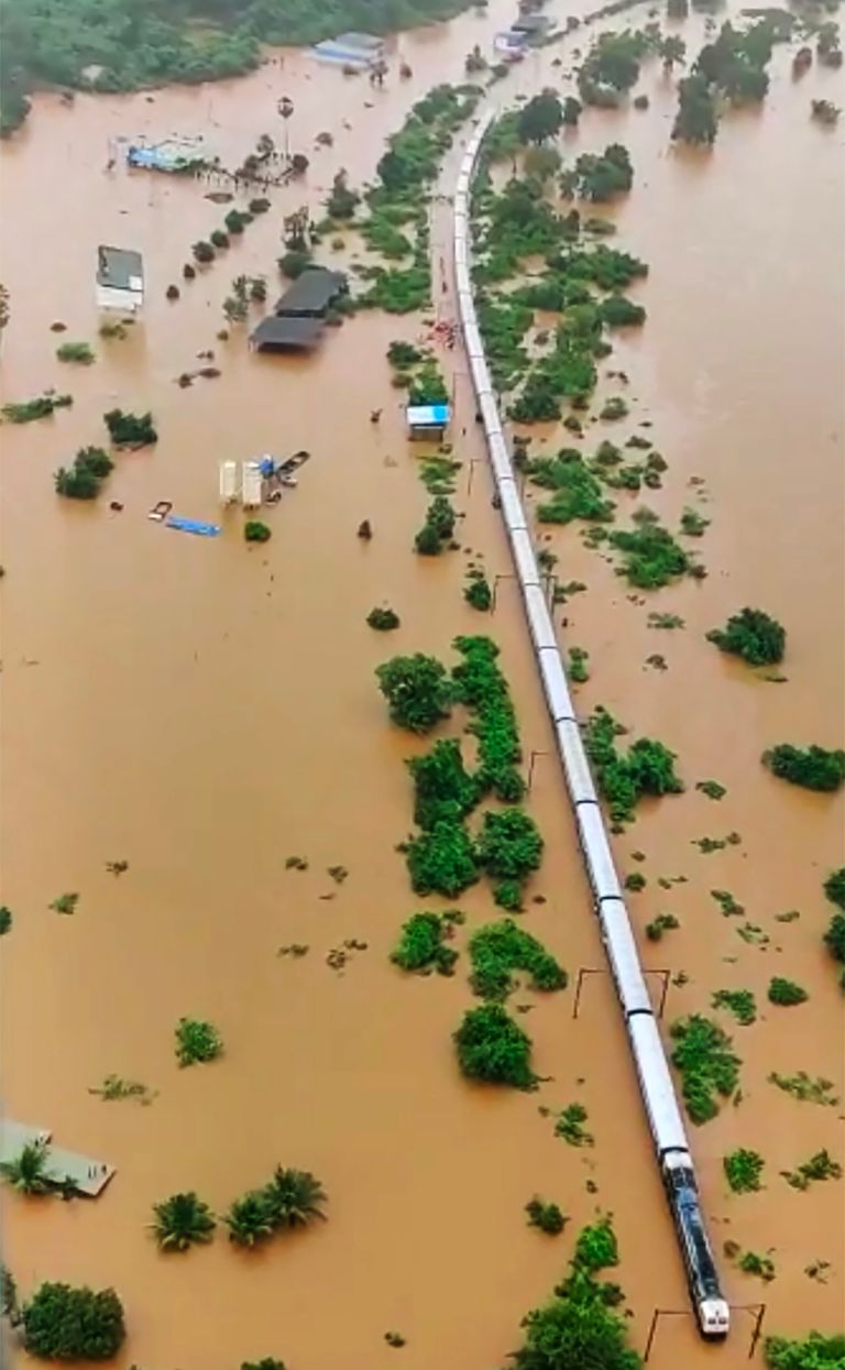 السلطات الهندية استعانت بسفن تابعة للبحرية للتدخل