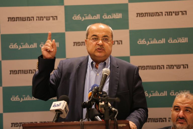 أحمد الطيبي خلال مؤتمر جمع الأحزاب المشكلة للقائمة العربية المشتركة أطماع حزب عزمي بشارة تخرج عن الإجماع العربي بالداخل الفلسطيني