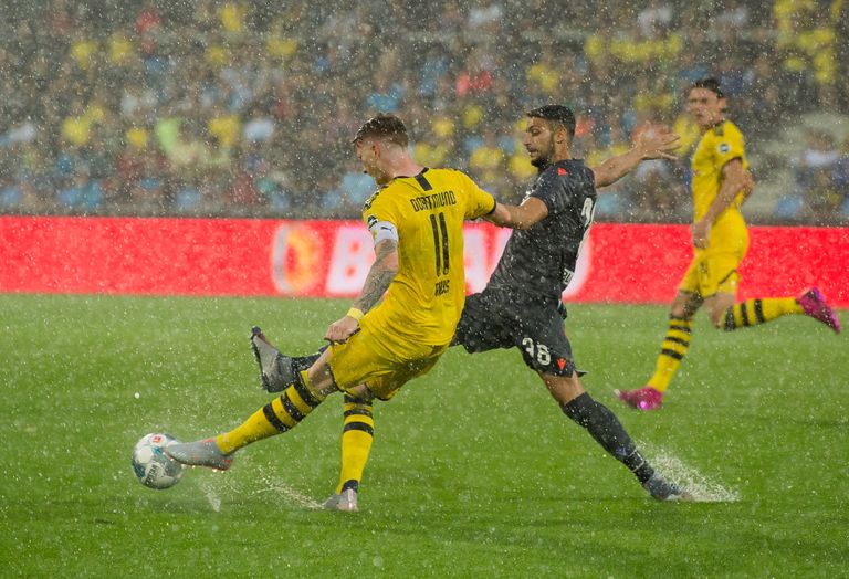 مباراة بروسيا دورتموند الألماني وأودينيزي الإيطالي