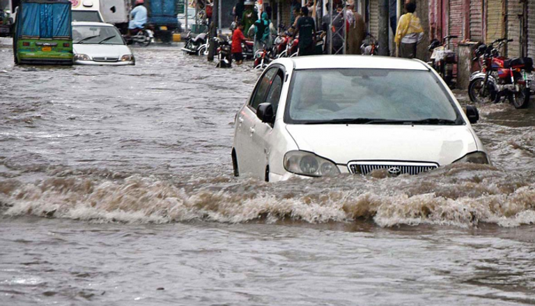 هطول أمطار غزيرة بأنحاء مختلفة في باكستان