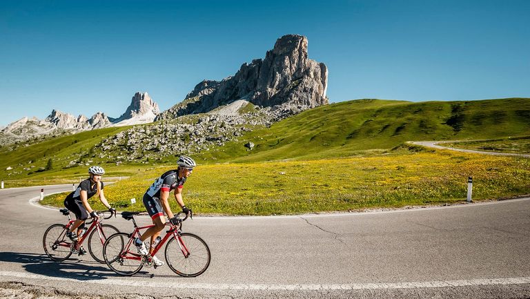 قرية كورتينا الإيطالية 