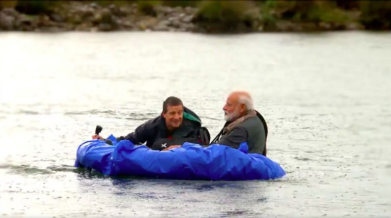 رئيس الوزراء الهندي في مواجهة البرية