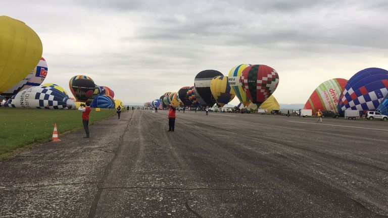 انطلاق مهرجان "مونديال إير بالون" للمنطاد الطائر