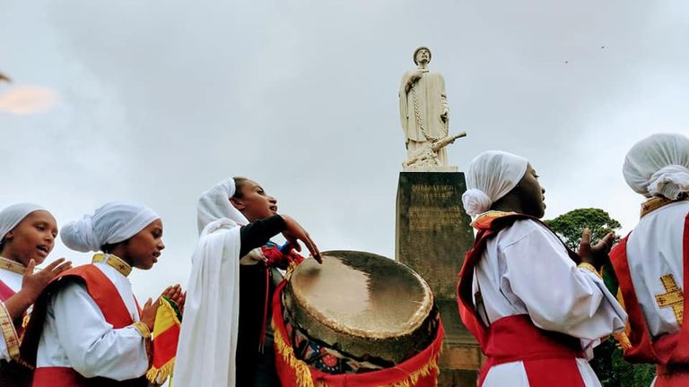 النصب التذكاري للأسقف "أبونا بطرس"