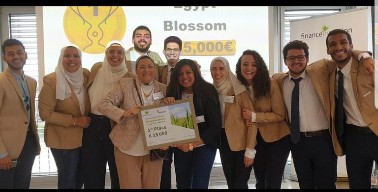 فريق "إناكتس- جامعة 6 أكتوبر"