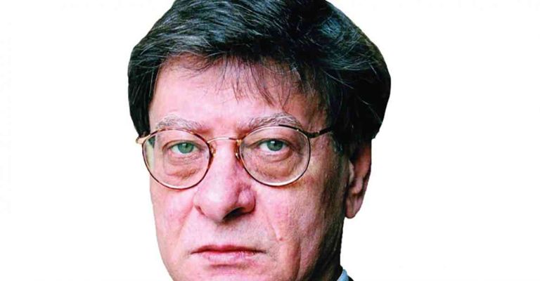 الروائي المصري عزت القمحاوي