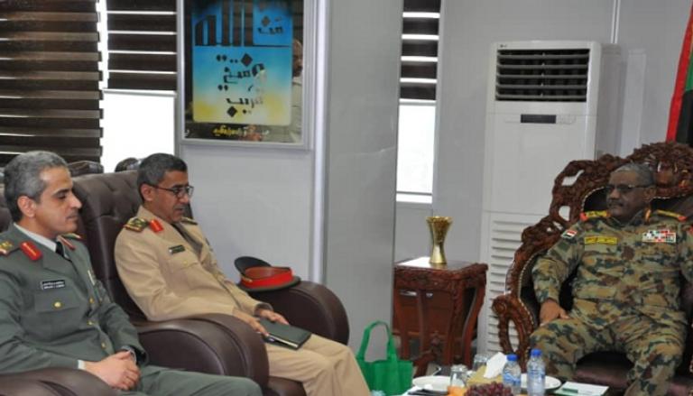 رئيس الأركان المشتركة السوداني المكلف خلال لقاء الملحق العسكري السعودي