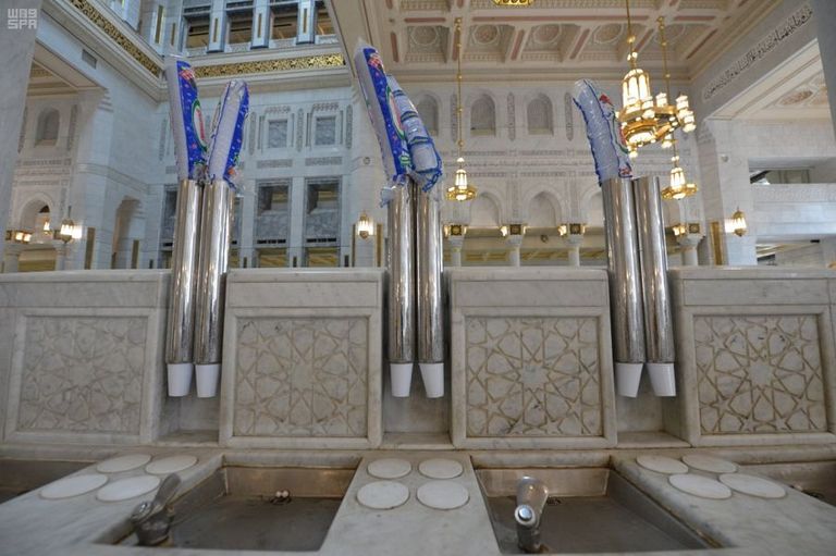 ماء زمزم له فضل في استجابة الدعاء عند شربه